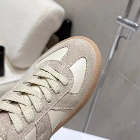 MM6 Maison Martin Margiela Beige and Cream Sneakers - Picture 9 of 9